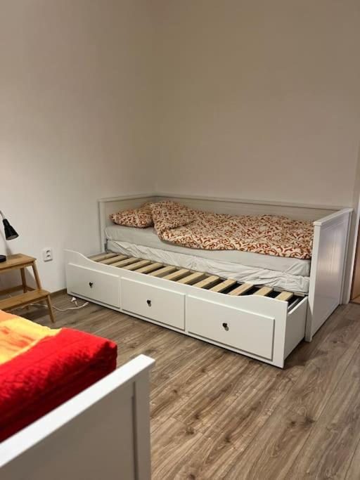 Rodinny Apartman Nedaleko Centra Банска-Бистрица Экстерьер фото